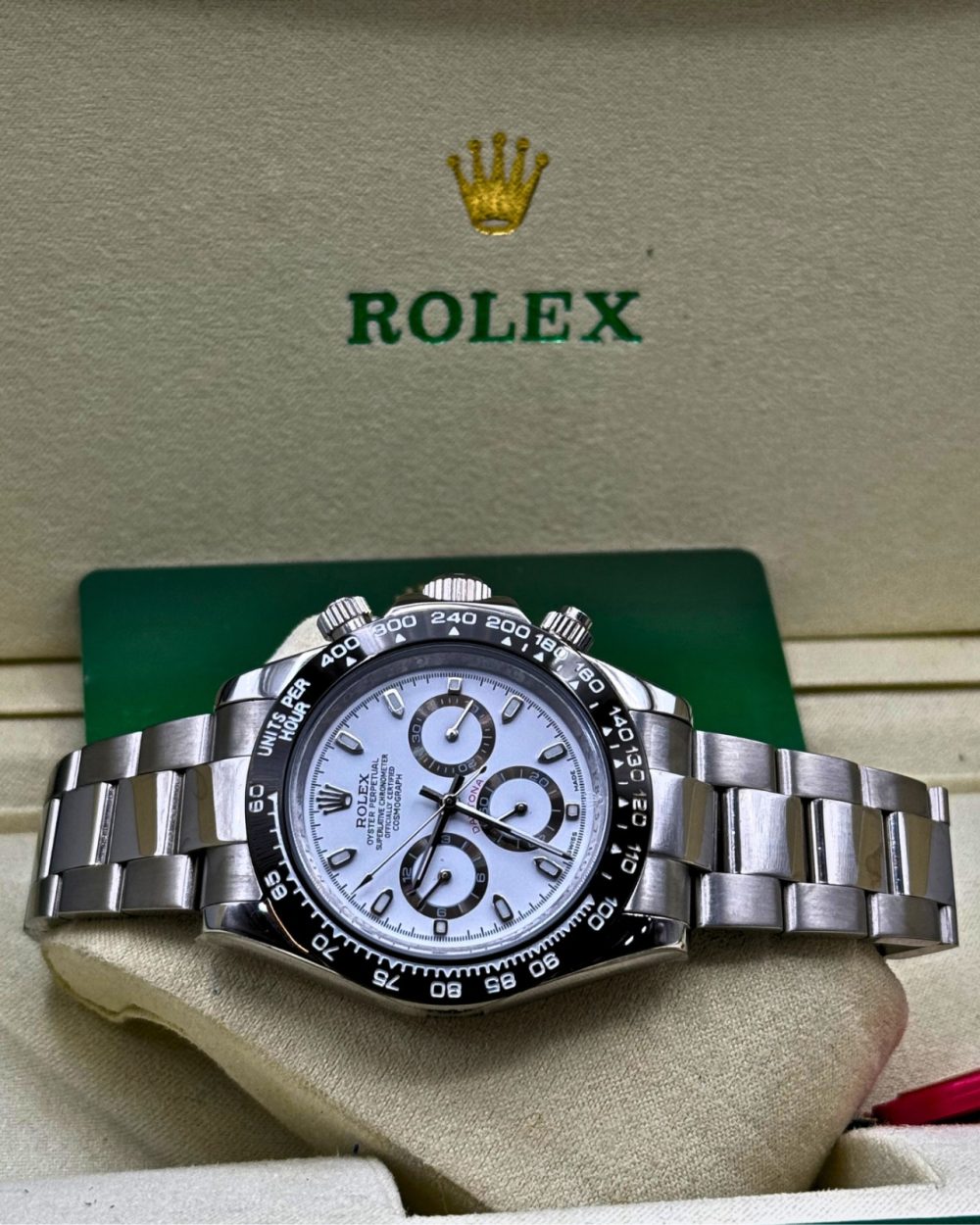 Rolex Oyster Perpetual Cosmograph Daytona - Image 2